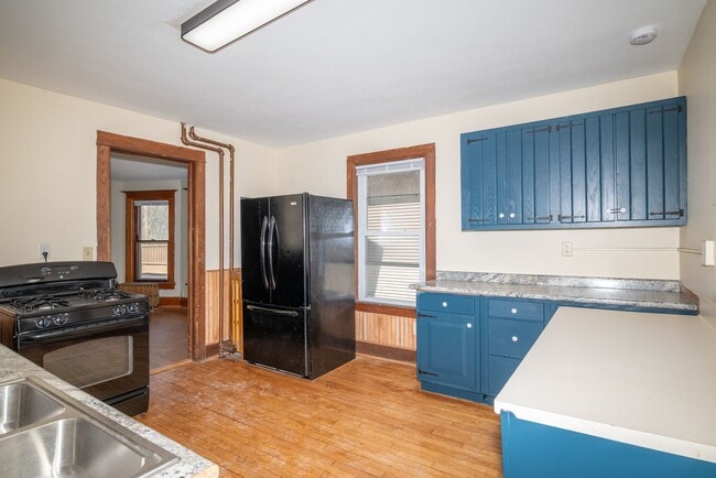 Building Photo - 405-407 W Main St Unit 407