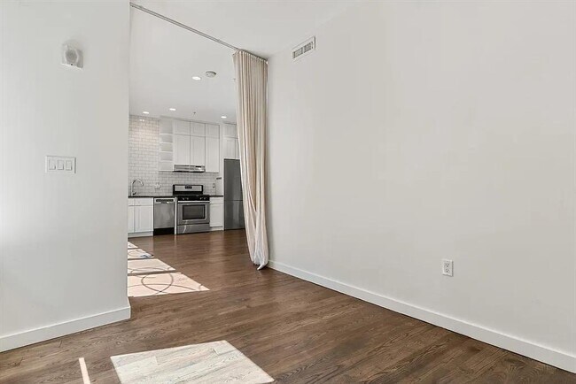 Photo - 126 Salem St