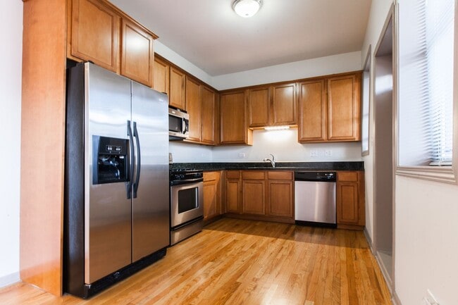 Photo - Stylish Bronzeville 2BR with Parking, Storage & Modern Finishes Unit 2W
