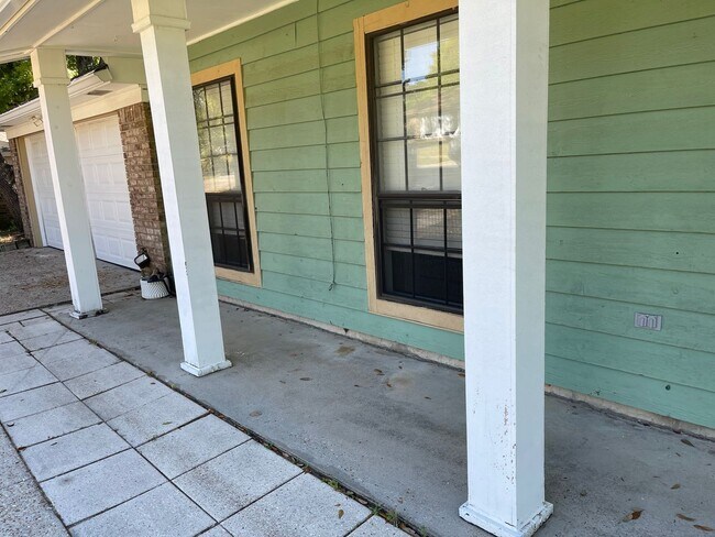 Photo - Beautiful Upgraded Home in Northeast Pensacola - Northpointe Subdivision