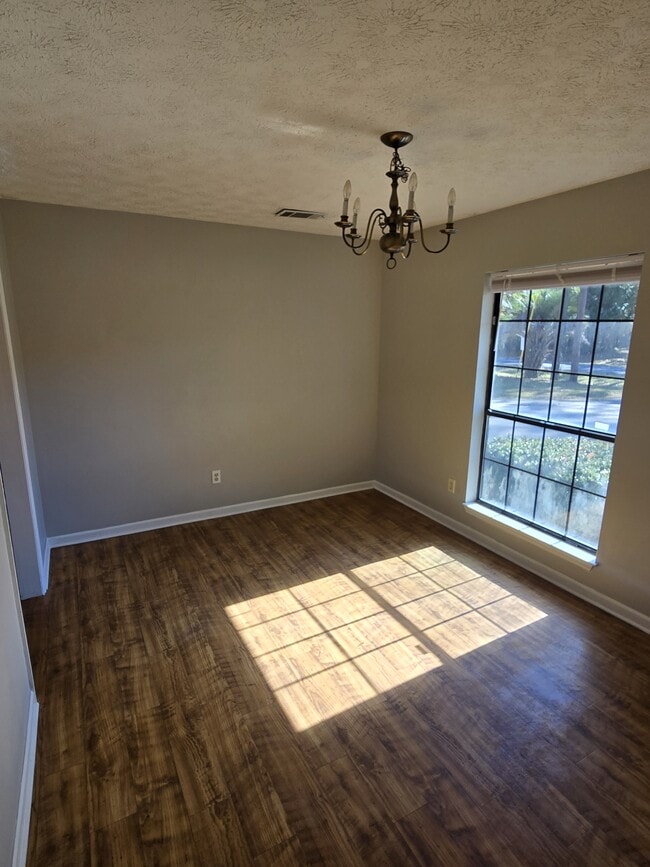 Photo - 448 Floyd Cir