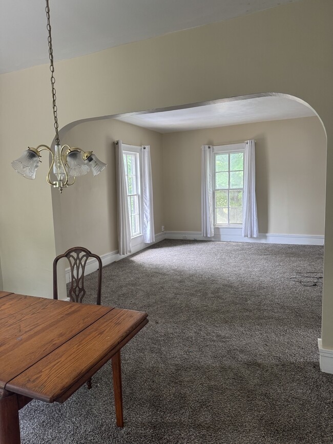 Building Photo - 244 W Franklin St Unit #2 Rental