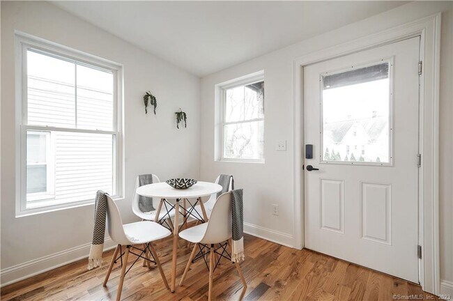 Photo - 75 Henry St Unit 3West
