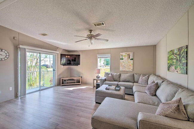 Building Photo - 9896 61st Terrace Unit ID1385860P