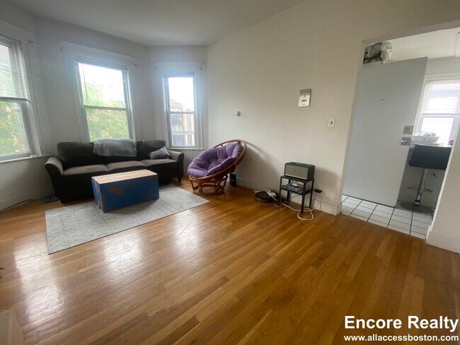Photo - 530 Cambridge St Unit 3