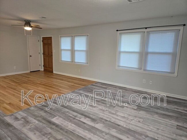 Photo - 4580 Hickory Dr