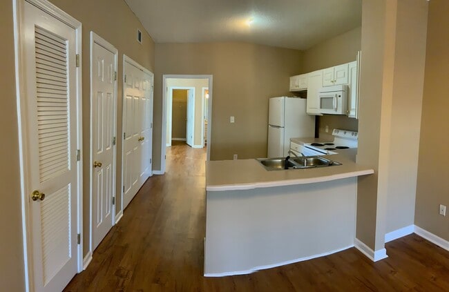 Building Photo - 241 S Irwin St Unit 1