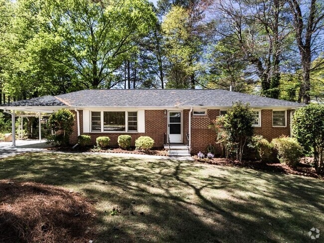 Building Photo - 2850 Parkwood Rd Rental
