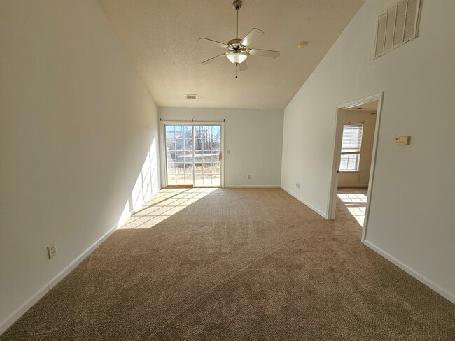 Photo - 405 Juniper Leaf Way