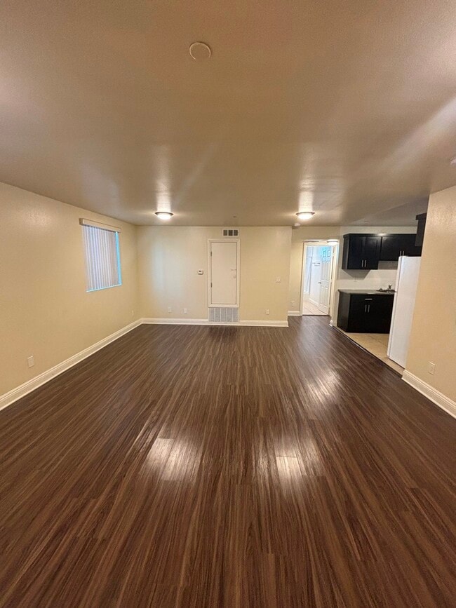 Photo - 539 W 93rd St