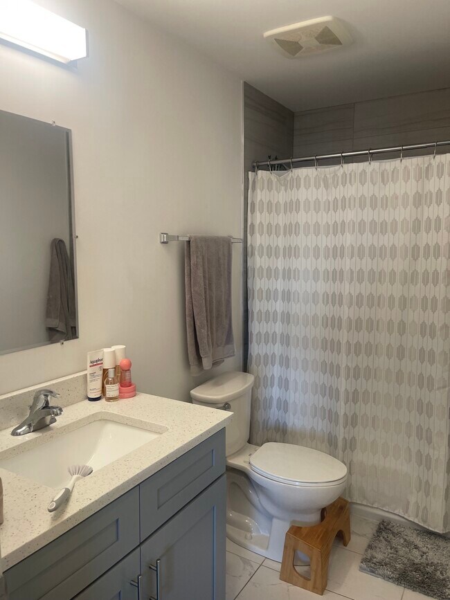 820 MCINTOSH Ct Unidad 308