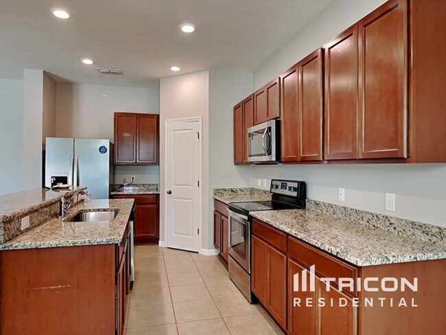 Photo - 3208 Macintosh Rd