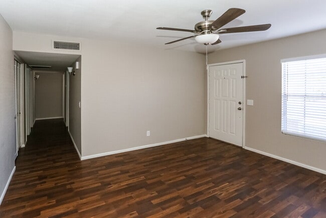 Photo - 335 E Harwell Rd