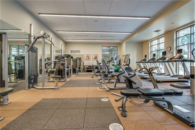 Photo - 1401 McKinney St