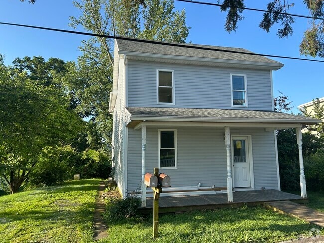 Building Photo - 20 Hedgewood Dr Rental