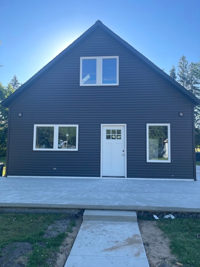 Building Photo - 879 Saint Joseph St Rental