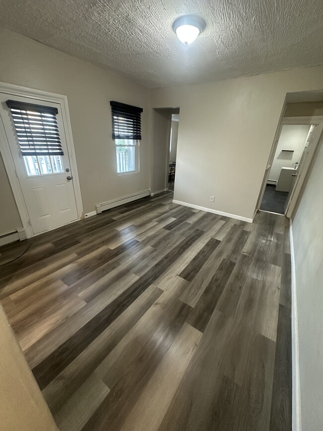 Photo - 218 N 5th St Apartments Unit 2