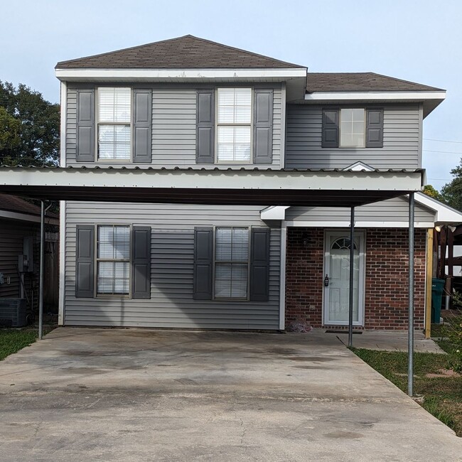 3 Bedroom Townhouse in Broussard - 3 Bedroom Townhouse in Broussard