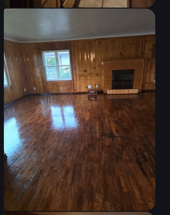 Main living room - 209 N 36th Ave