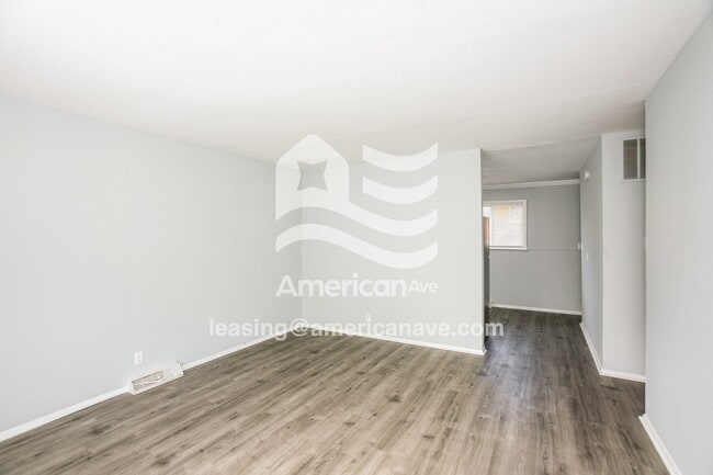 Photo - 1865 N Elmer St