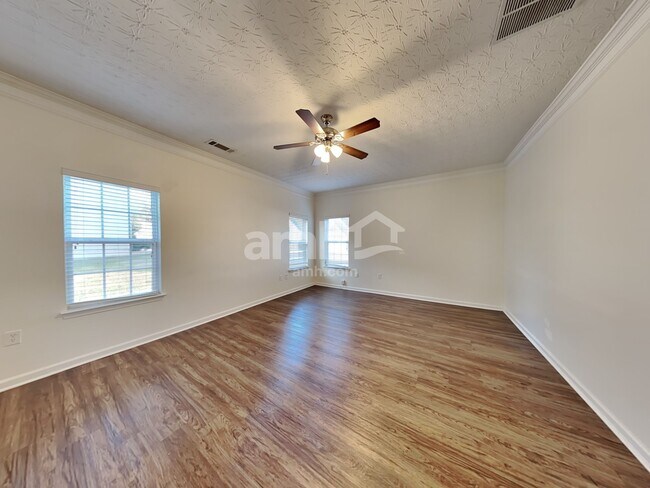 Photo - 4294 Grove Lake St SW