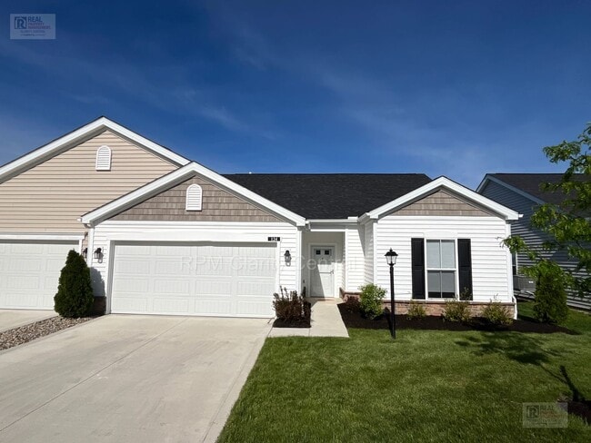 Building Photo - Beautiful 3BR Home with Pond Views, Modern Finishes & Low-Maintenance Living