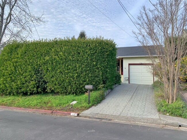 Photo - Charming single-story 2BR/1BA home in Mill Valley, Back yard, Storage, Front Porch (11 Alta Vista...