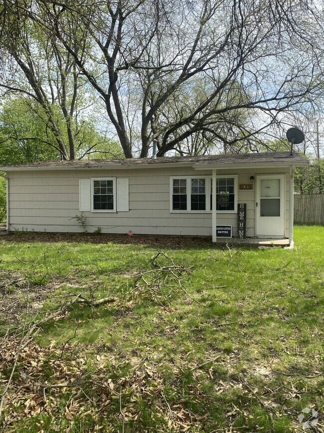 Building Photo - 1831 Parkdale Dr Rental