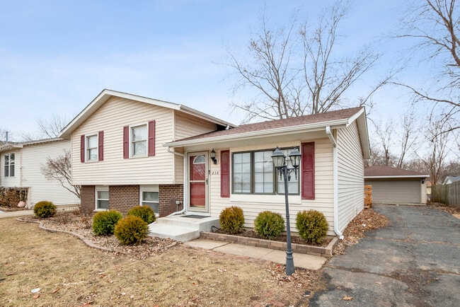 Photo - 836 Lily Cache Ln