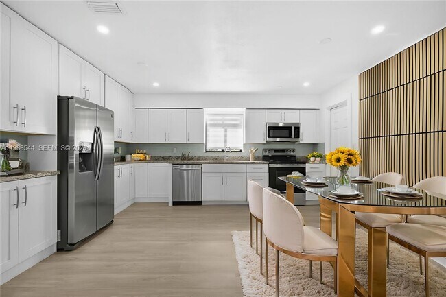 Photo - 7501 Raleigh St