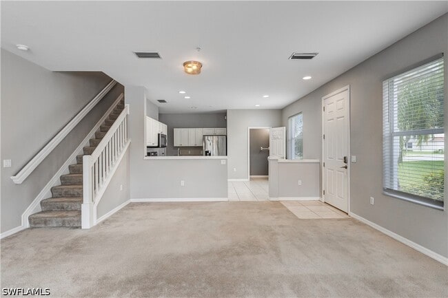 Photo - 1088 Oxford Ln