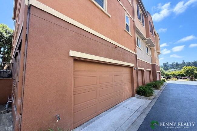 Photo - Spacious 3 bedroom, 2.5 Bathroom Condo w/ Bonus Room in South San Francisco