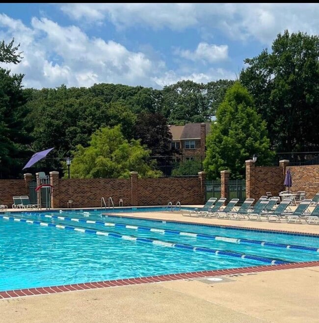 Photo - 11423 Commonwealth Dr Unit 11423 Commonwealth Drive