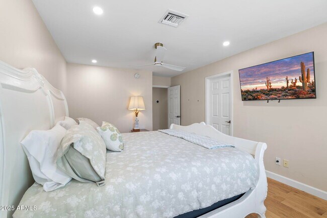 Photo - 4520 E Horseshoe Rd