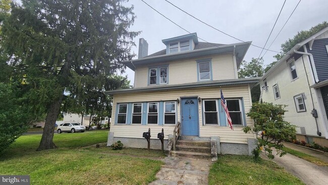 605 Crown Point Rd