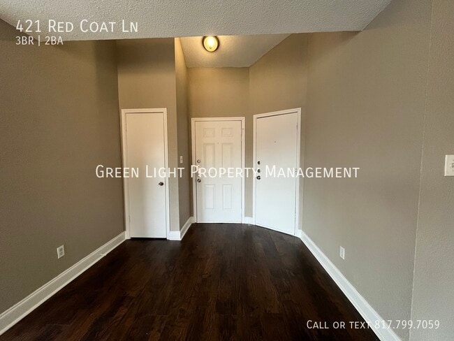 Photo - 421 Red Coat Ln