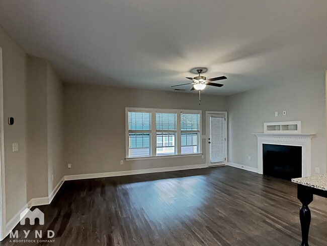 Photo - 321 Midnight Moon Dr