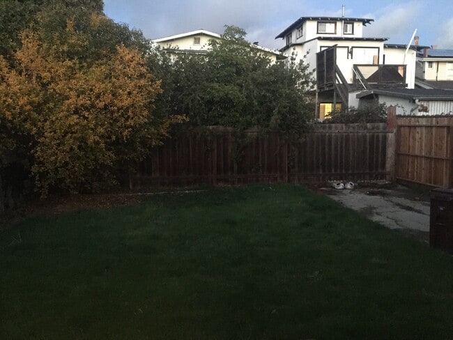 Photo - Wonderful2BR in Maxwell ParkHWF BackYard,10MinBikeRide2BART-5440