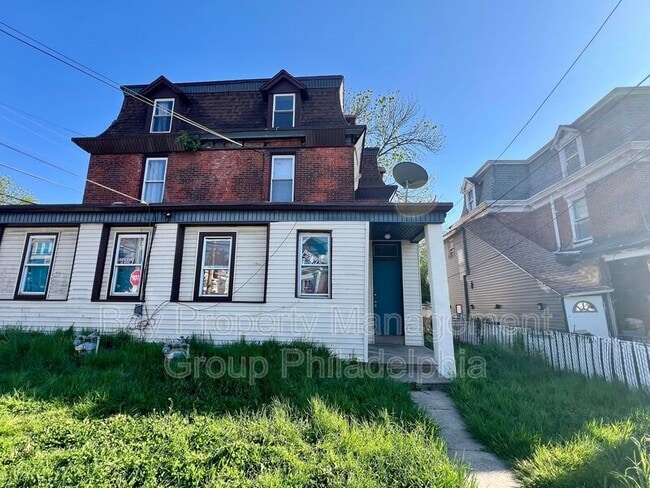 Building Photo - 700 Pine St