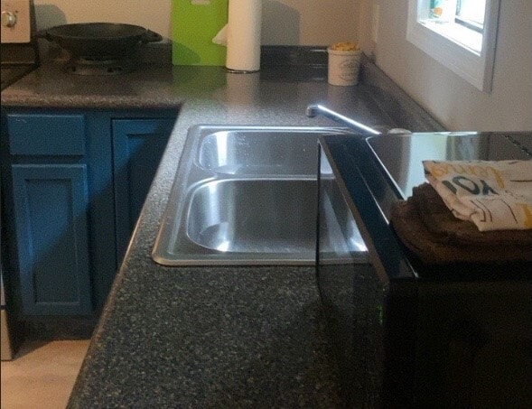 Photo - 695 Grimes Ave