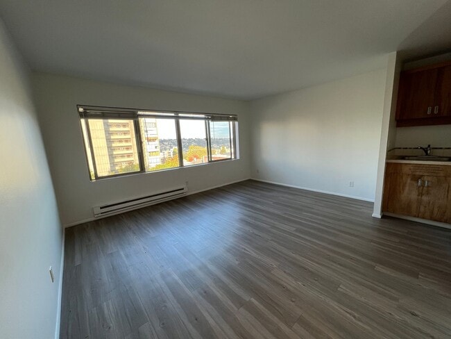 Photo - Sheffield Apts.