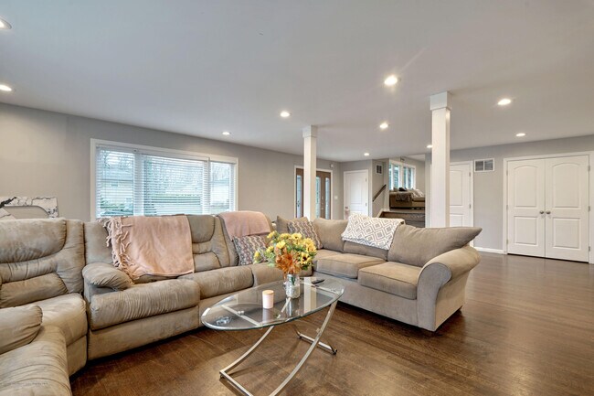 Photo - 181 Larchwood Ave