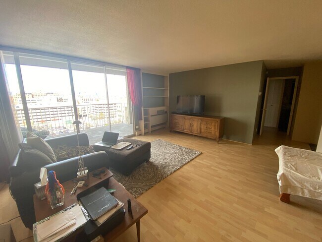 Photo - Experience High Rise Living in this 1 Bedr... Unit 1003