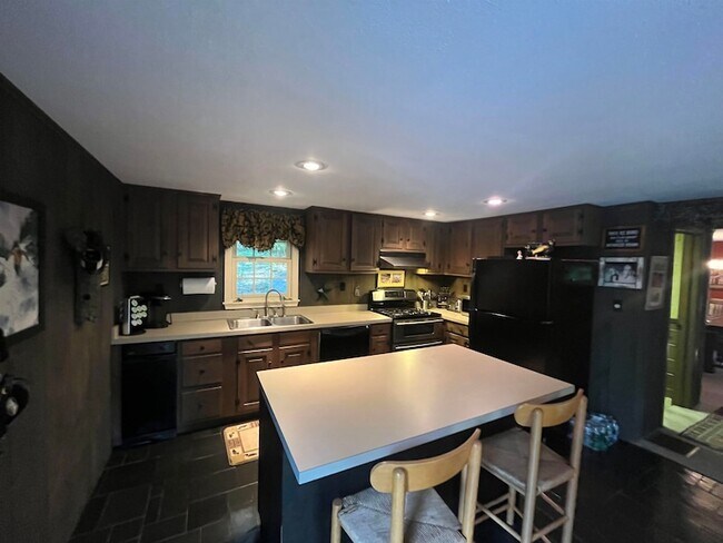 Photo - 64 Quarry Ln