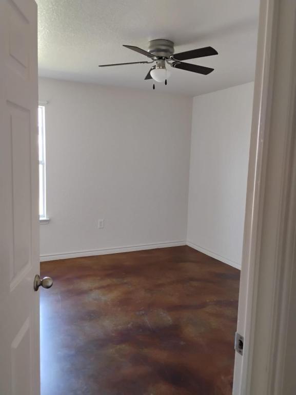Building Photo - 102 1/2 Surrey Ln 100 A Rental