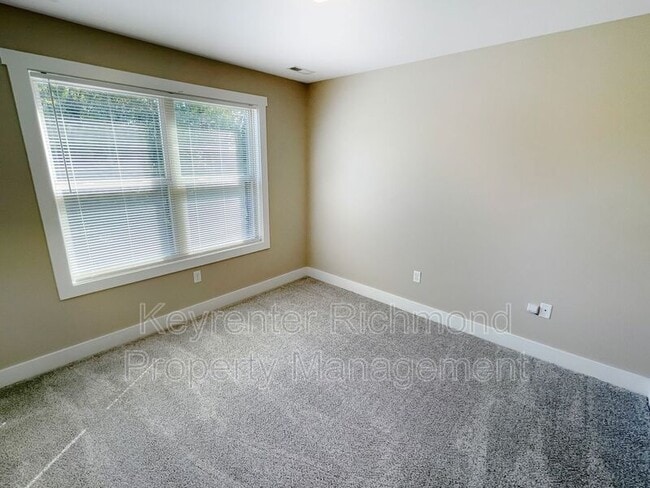 Photo - 400 Dobson St