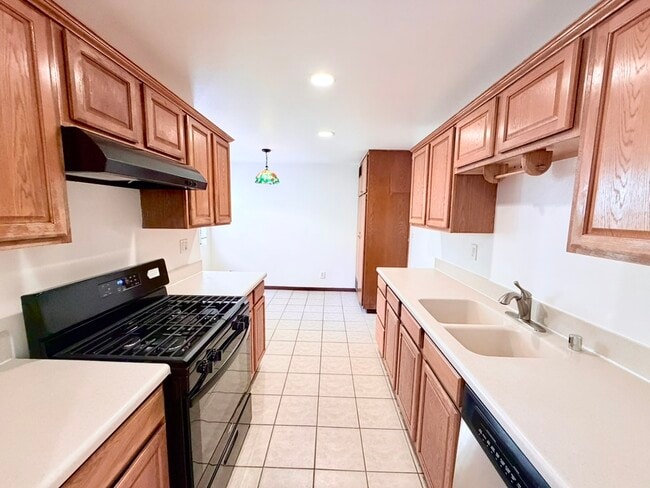 Photo - 13825 Beaver St