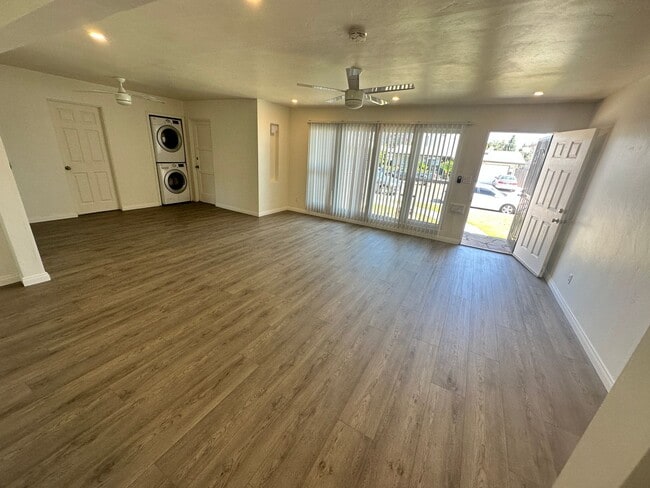 Photo - Large House on Dorothy Dr! (Lease out, pen...