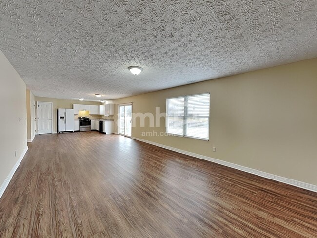 Photo - 82 Richard Ave