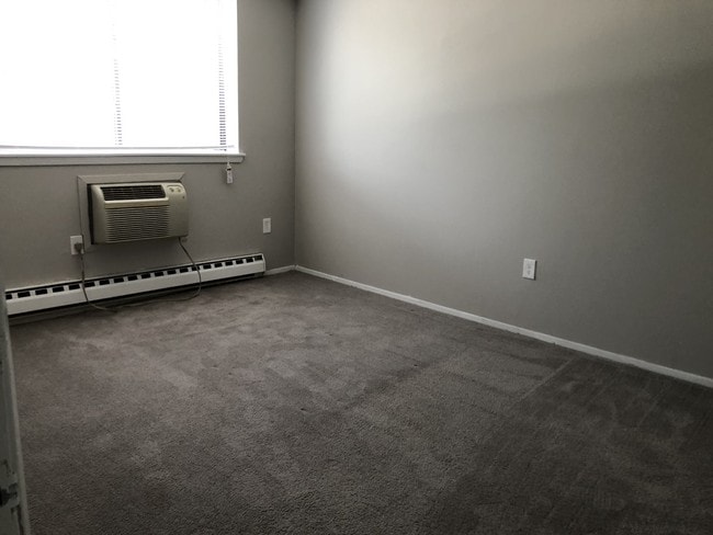 Photo - Cedar Square Apartments